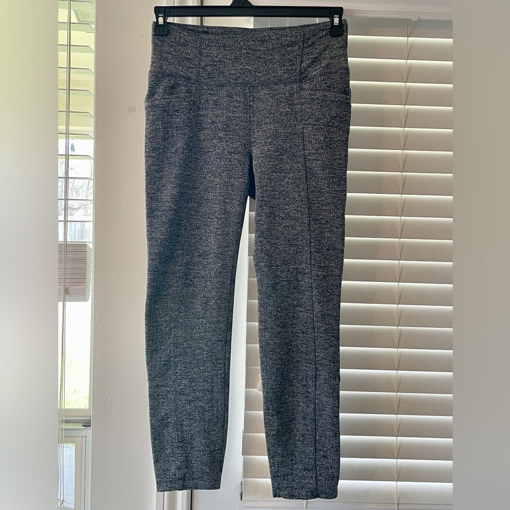 Athleta Herringbone Metro High-Waisted Leggings gray, black size medium